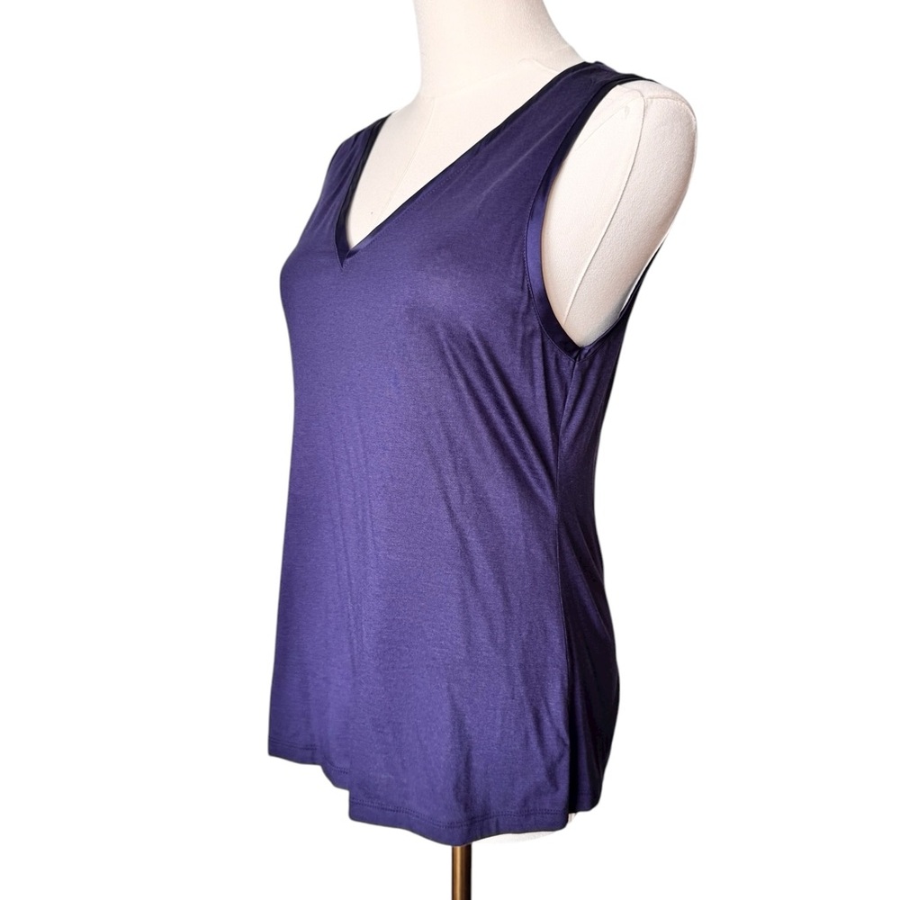 Banana Republic Women's Deep Navy V Neck Sleeveless Top Size Medium Petite - Picture 5 of 10